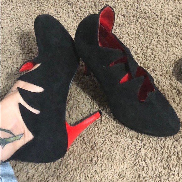 Super fun, beautiful, comfy shade shoe! - Picture 2 of 3